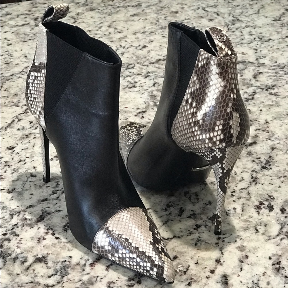 Traded Gucci booties - Picture 1 of 6